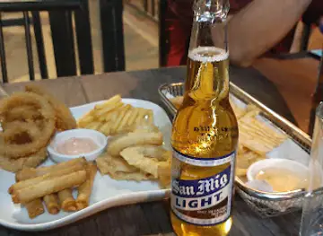 Anne's Resto. Music Bar