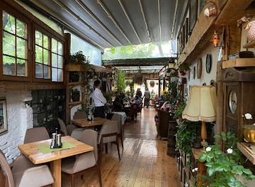 kosovo/lab/bar/local-bistro-bar