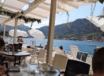 montenegro/kotor-bay/bar/mandrac-otvoreni-sank