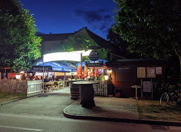 austria/linz/urfahr/bar/biergartl-an-der-donau-in-linz-urfahr