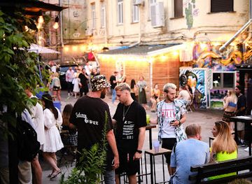 ukraine/black-sea-region/bar/bar-tvoyikh-druziv