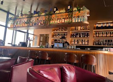 singapore/changi/bar/overflow-bar