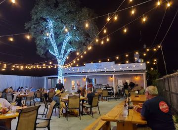 texas/enchanted-rock-state-natural-area/bar/hidden-hideaway-on-main