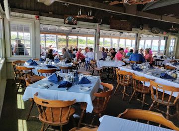 massachusetts/barnstable-county/bar/mattakeese-wharf-waterfront-seafood-restaurant
