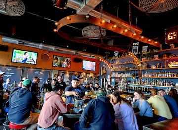 new-york/long-island/bar/the-rust-gold