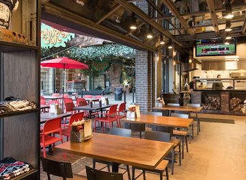 canada/niagara-falls/clifton-hill/bar/niagara-distillery