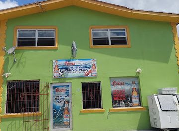 the-bahamas/andros-island/bar/turning-point-bar-restaurant