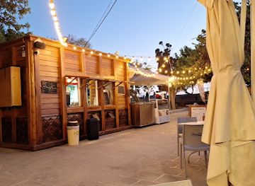 malta/marsamxett-harbour/bar/bar-in-park