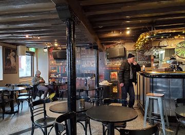 iceland/reykjavik/grandi/bar/kofinn