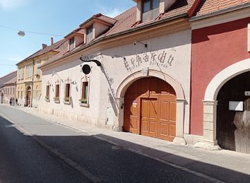 hungary/sopron-region/bar/erhardt-etterem-panzio-borpince-es-vinoteka