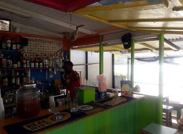 grenada/guava/bar/la-plywood-beach-bar-cafe