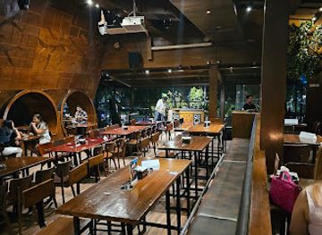 indonesia/highlands-papua/bar/helen-s-graha-surabaya