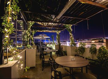 peru/colca-canyon-trek/bar/sunset-rooftop-bar