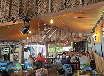 mayotte/dzaoudzi/bar/lapouz-noz