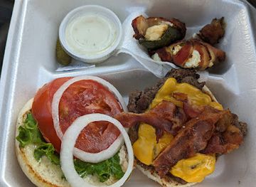 arkansas/buffalo-national-river/bar/bridget-s-bigmouth-burgers