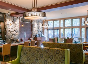 california/yosemite-national-park/bar/the-ahwahnee-bar