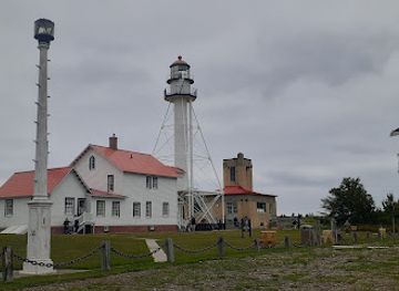 michigan/tahquamenon-falls-state-park/bar/lake-superior-whitefish