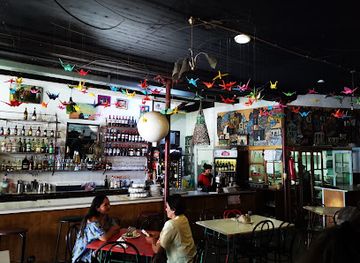 chile/valparaiso/barrio-puerto/bar/bar-pajarito