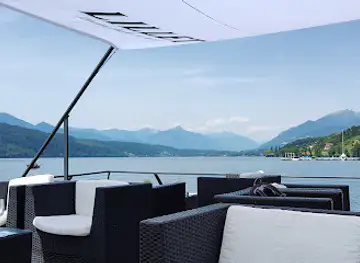 Kap 4613 - Die Pyramide und Terrasse im Millstätter See