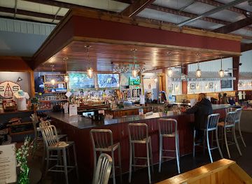 ohio/lake-erie-islands/bar/the-erie-social-shuffleboard-club-and-bar