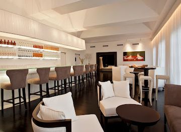 saint-lucia/dauphin/bar/cane-bar