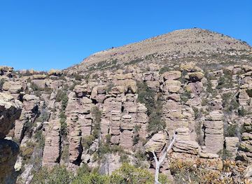 arizona/chiricahua-national-monument/bar/chiricahua-mountains