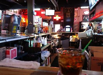 iowa/davenport/bar/phil-larry-s-saloon