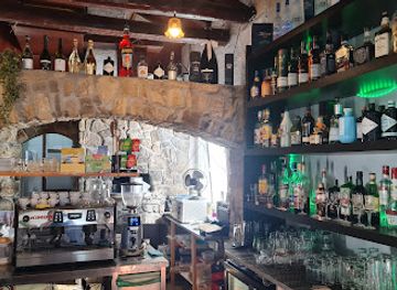 slovenia/izola/bar/canava-house