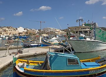 malta/marsaxlokk-fishing-village/bar/cafe-de-paris