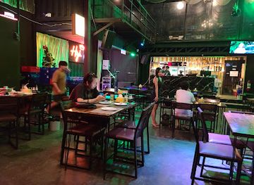 thailand/chiang-mai/wat-ket/bar/highend-bar-restaurant-44-cnx