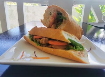 gabon/kongou-falls/bar/snack-by-sakura