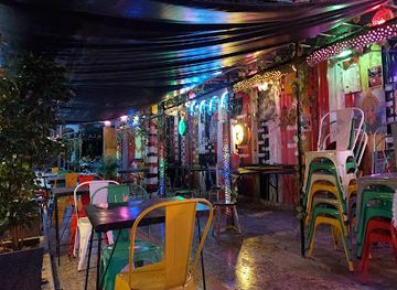 cambodia/siem-reap/old-market-area/bar/the-town-bar