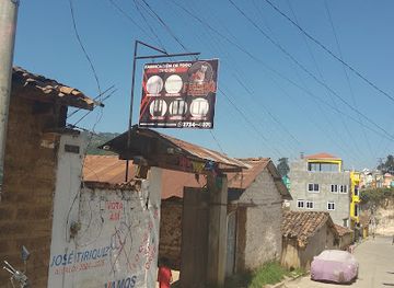 guatemala/chichicastenango-market/bar/herreria-harry