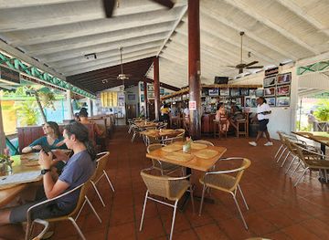 saint-lucia/dauphin/bar/spinnakers-beach-bar-and-carvery