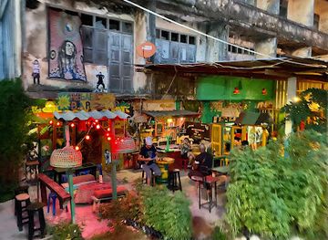 laos/vientiane/bar/green-bar