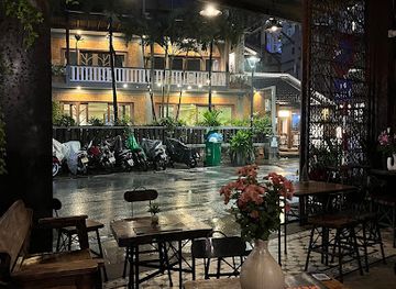 vietnam/hue/phu-hoi/bar/mew