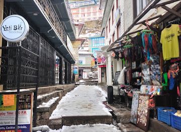 nepal/gokyo-lakes/bar/liquid-bar-namche