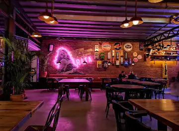 HUNGRY DOG PUB