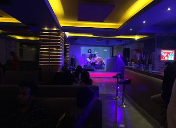 nepal/kathmandu/thamel/bar/ray-on-lounge-bar