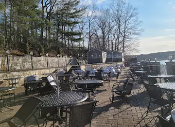 Lakeview Restaurant & Bar