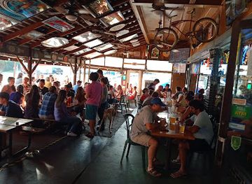 texas/central-texas/bar/crown-anchor-pub