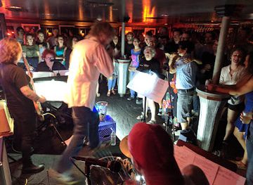 massachusetts/provincetown/bar/grotta-bar