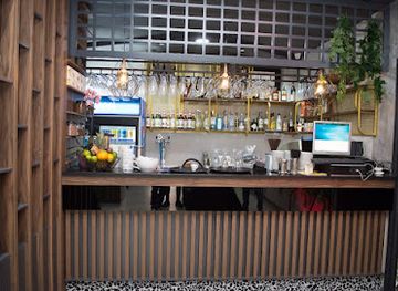 albania/fieri/bar/coffe-friends