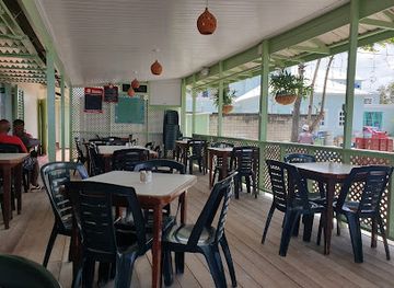 barbados/holetown/bar/surfside-restaurant-bar