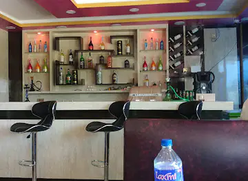 Fantom Cafeteria & Bar