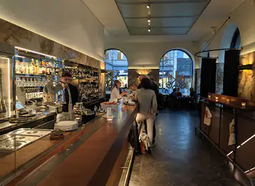Bar 45