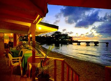 jamaica/great-morass/bar/canoe-beach-bar