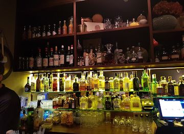 france/aquitaine-coast/bar/madame-pang