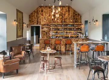 Steading Bar
