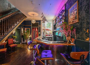 united-kingdom/warwickshire/bar/ronnie-s-of-warwick